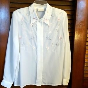 Women's long sleeve dress silk blouse by CHRISTIE&JILL Size 12. Pearl buttons.
